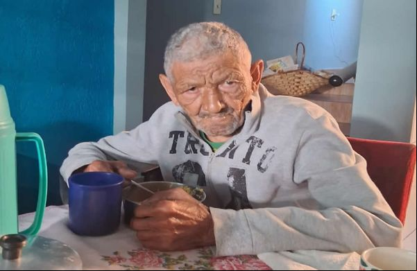 Idoso encontra filhos após 40 anos