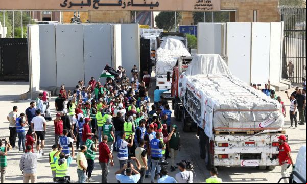 Ajuda humanitária é interrompida em Gaza após caos e mortes