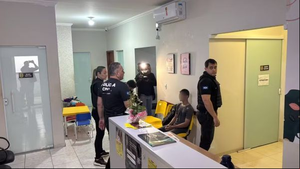 Nazismo, automutilação e ameaça: megaoperação em 12 estados mira adolescentes suspeitos de crimes na